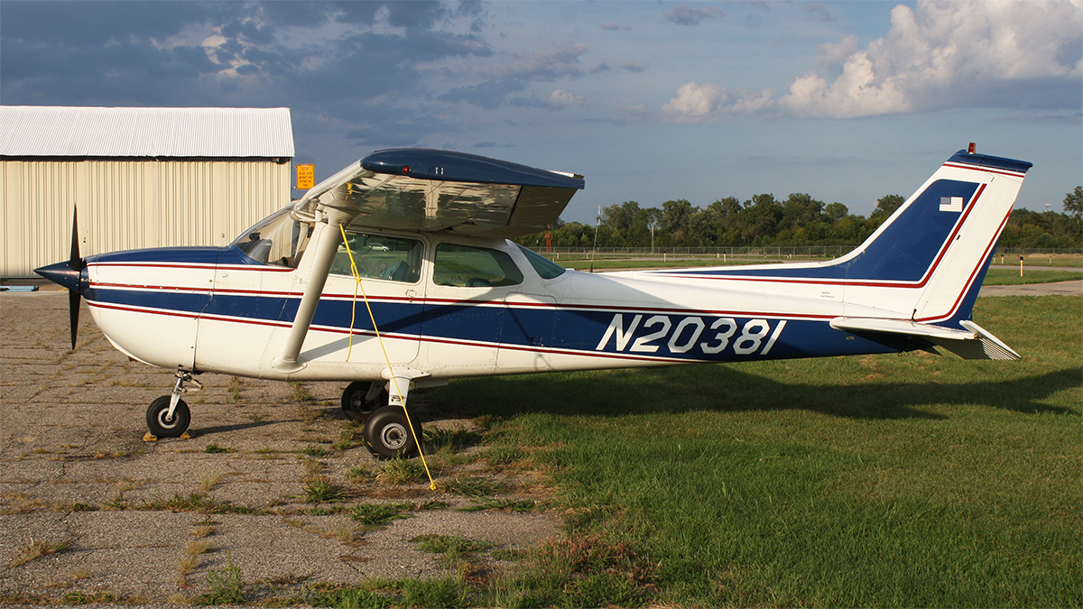 Full size: Ann Arbor Aviation Center C172M N20381 at Ann Arbor Municipal Airport